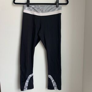 Make an offer! Lululemon athletica women’s Black Leggings with Gray size 4